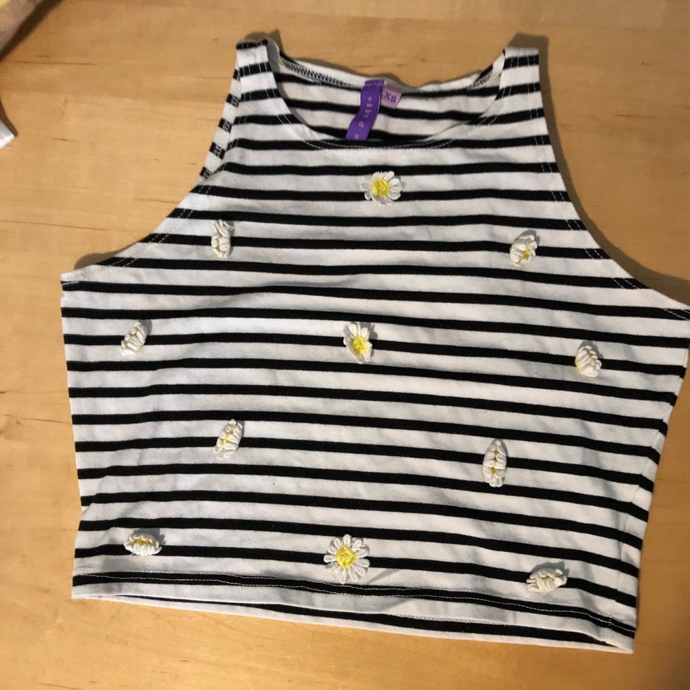 LF EMMA AND SAM DAISY CROP TOP